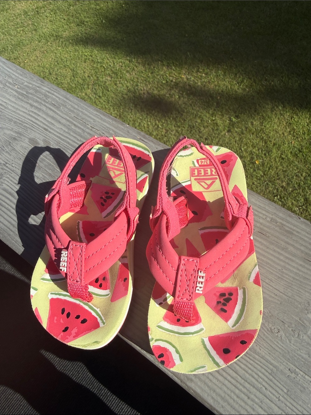 Reef Little Girl’s Pink Watermelon Flip Flops (Size: 3/4)(EUC)